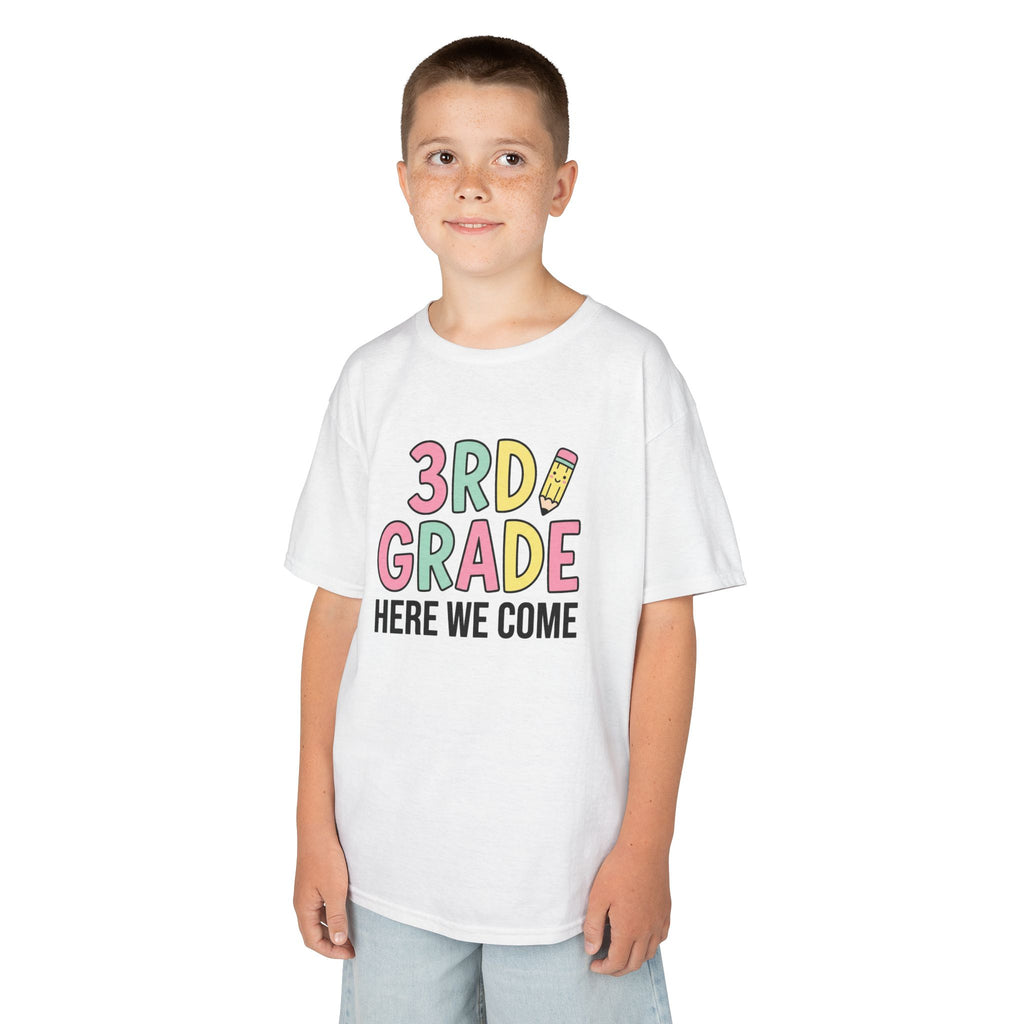 3rd Grade Here We Come Kids T‑Shirt — Back to School Cute Pencil Design